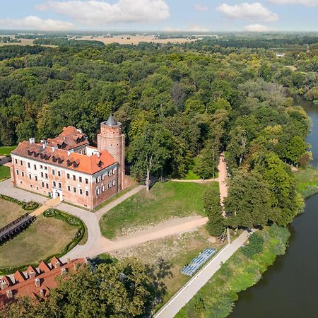 Апарт отель Zamek Унеюв Экстерьер фото